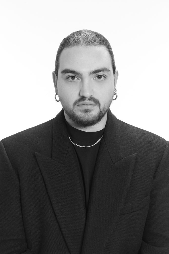 Federico Cina il giovane talentuoso stilista romagnolo ha aperto l'appuntamento di Glamour parlando del luoghi in cui nasce la sua ispirazione e la passione per la moda.