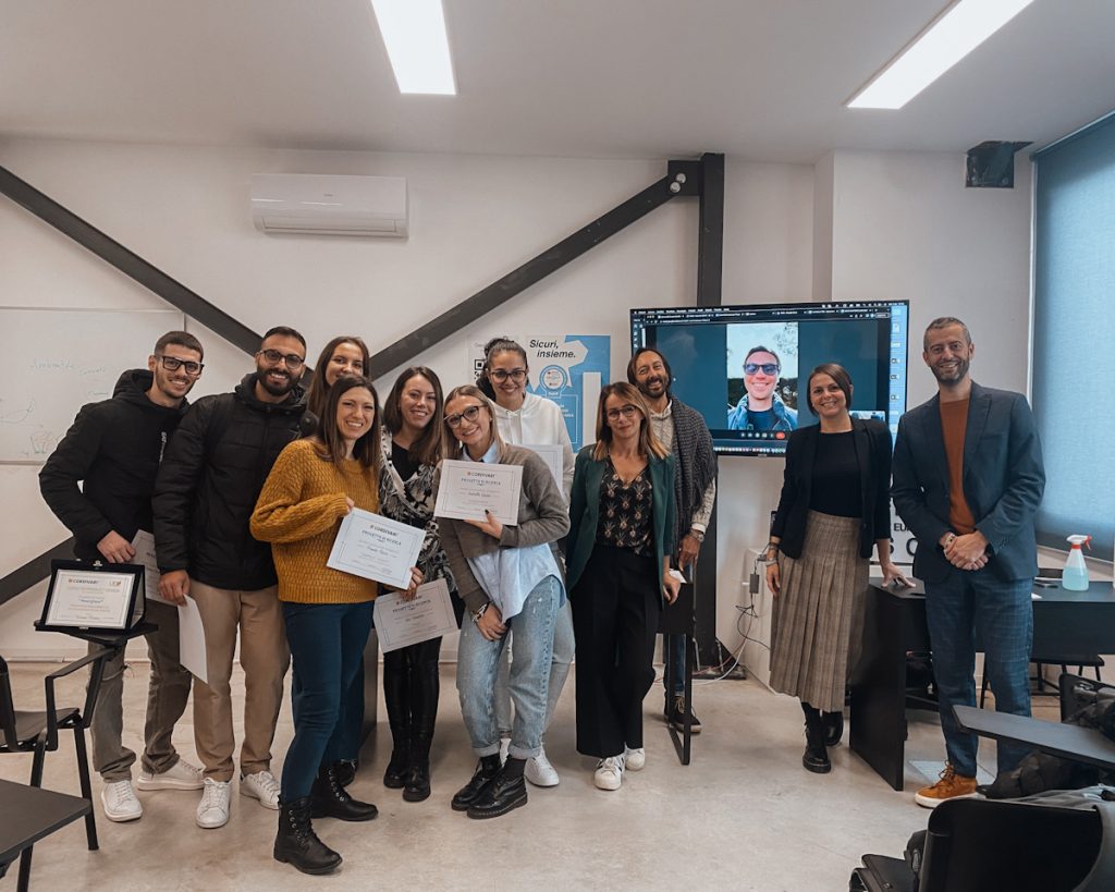 I progetti Hourglass di Viviana Forina, Waterfall di Giovanni Lanzillotti e Shelfy di Pamela Bucco premiati dall'azienda Cordivari Design