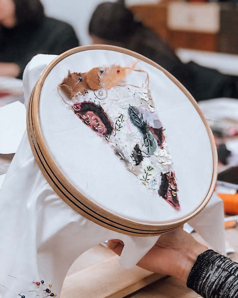 Workshop di ricamo contemporaneo con Katerina Kouzmina fondatrice Scuola di ricamo Alta Moda