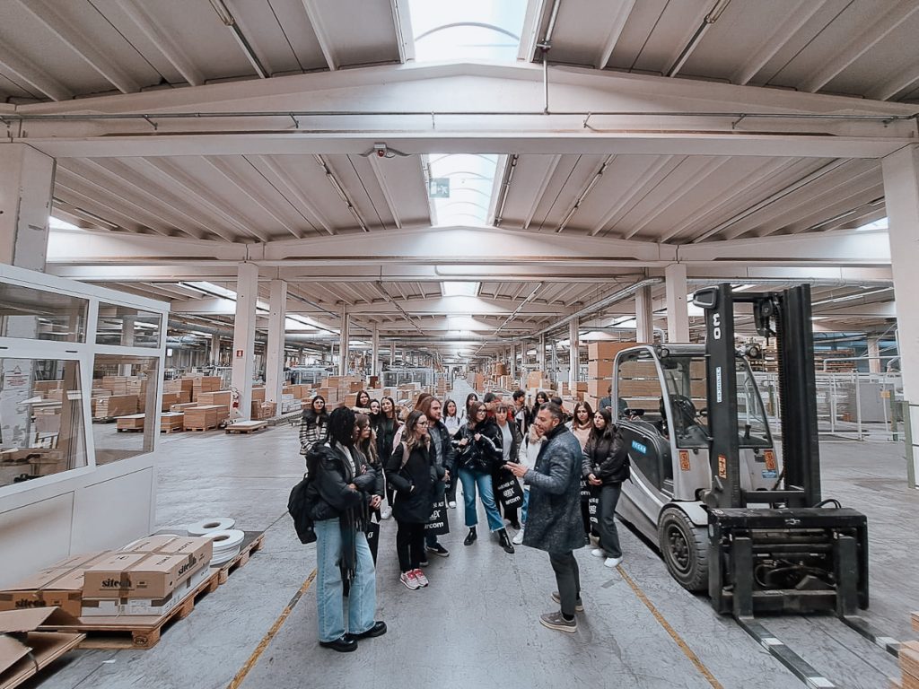 Gli studenti del triennio di Interior Design ospiti in Veneto presso ATMA industrie del mobile, per conoscere il processo di produzione delle aziende.